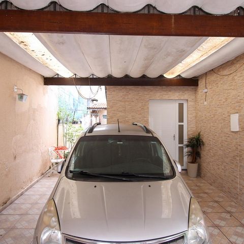 Casa à venda com 250m², 5 quartos e 3 vagas Casa à venda com 250m², 5 quartos e 3 vagasGaragem