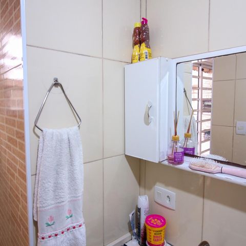 Casa à venda com 250m², 5 quartos e 3 vagas Casa à venda com 250m², 5 quartos e 3 vagasBanheiro 1