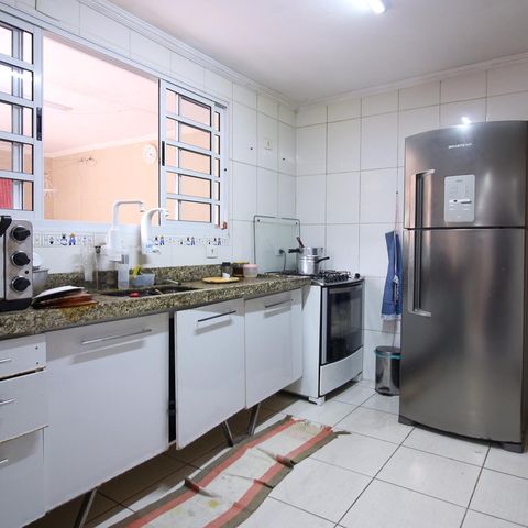 Casa à venda com 250m², 5 quartos e 3 vagas Casa à venda com 250m², 5 quartos e 3 vagasCozinha