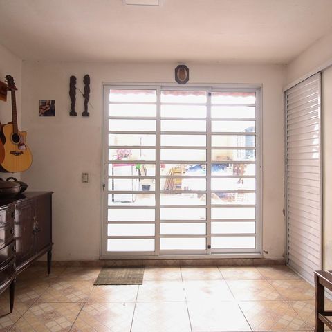 Casa à venda com 250m², 5 quartos e 3 vagas Casa à venda com 250m², 5 quartos e 3 vagasSala 2