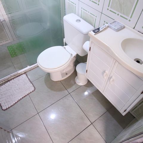 Casa à venda com 250m², 5 quartos e 3 vagas Casa à venda com 250m², 5 quartos e 3 vagasBanheiro 3