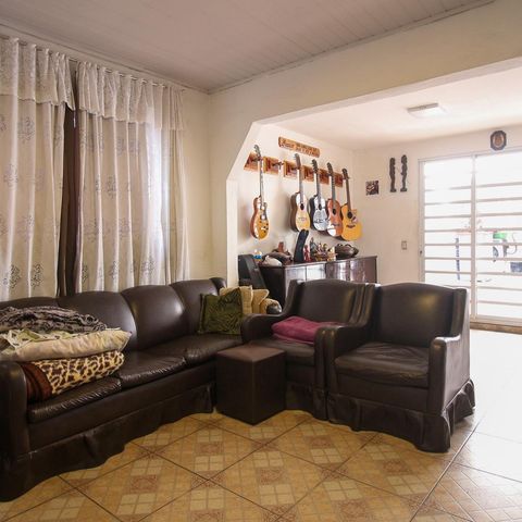 Casa à venda com 250m², 5 quartos e 3 vagas Casa à venda com 250m², 5 quartos e 3 vagasSala 2