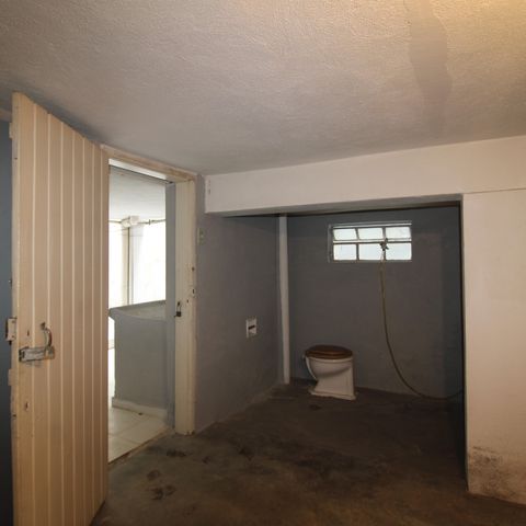 Casa à venda com 160m², 2 quartos e 1 vagaGaragem