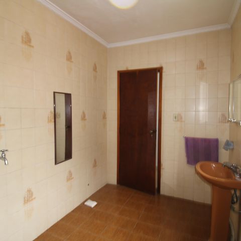 Casa à venda com 160m², 2 quartos e 1 vagaBanheiro 2