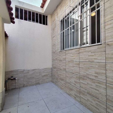 Casa à venda com 98m², 2 quartos e sem vaga