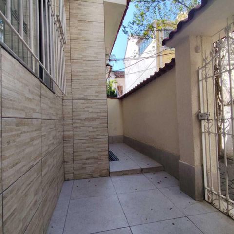 Casa à venda com 98m², 2 quartos e sem vaga