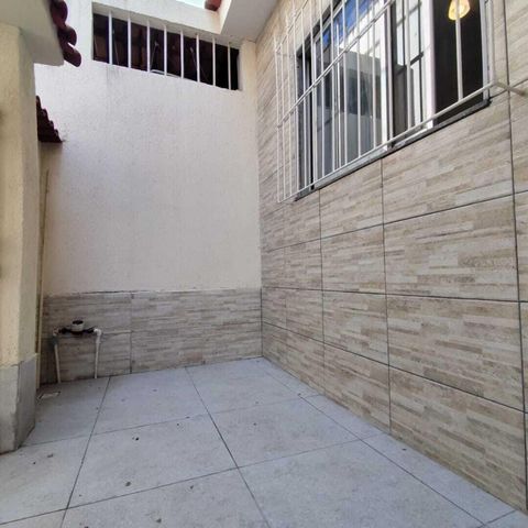 Casa à venda com 98m², 2 quartos e sem vaga