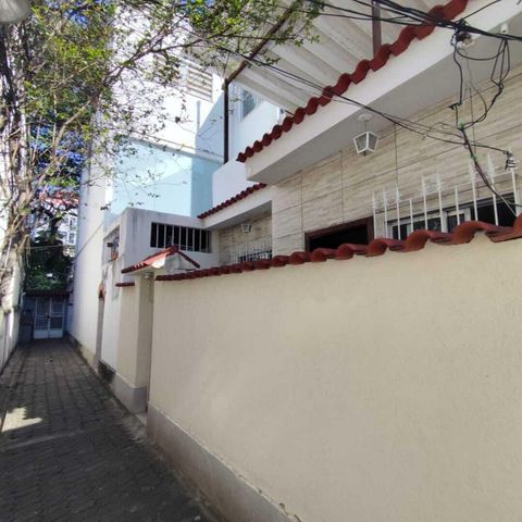 Casa à venda com 98m², 2 quartos e sem vaga
