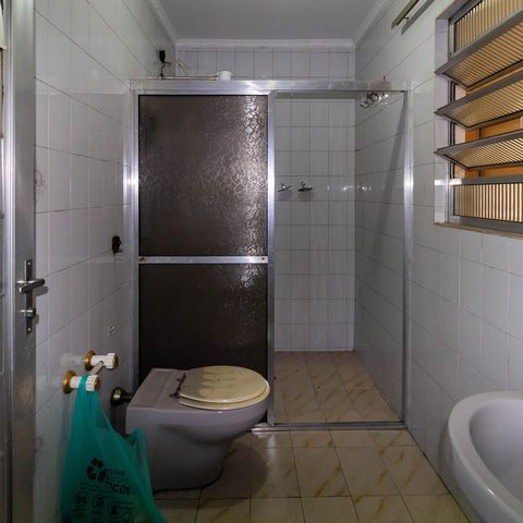 Casa à venda com 334m², 2 quartos e 5 vagas Casa à venda com 334m², 2 quartos e 5 vagasBanheiro 2