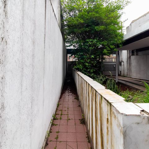 Casa à venda com 334m², 2 quartos e 5 vagas Casa à venda com 334m², 2 quartos e 5 vagasCorredor Externo