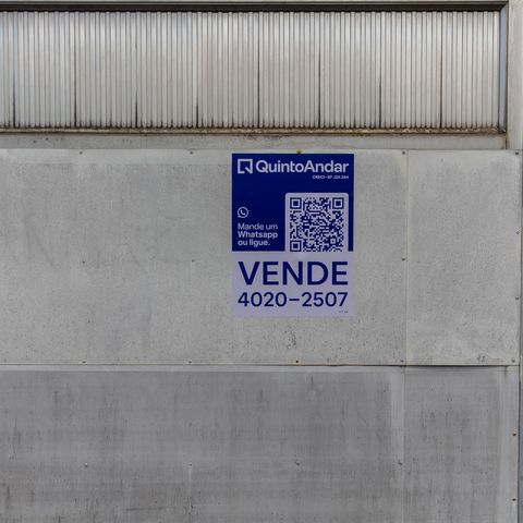 Casa à venda com 334m², 2 quartos e 5 vagas Casa à venda com 334m², 2 quartos e 5 vagasPlaca