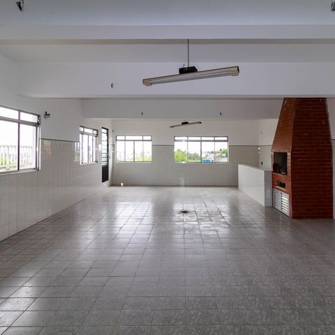 Casa à venda com 334m², 2 quartos e 5 vagas Casa à venda com 334m², 2 quartos e 5 vagasSalão de Festas