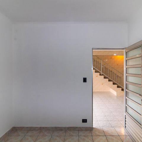 Casa à venda com 334m², 2 quartos e 5 vagas Casa à venda com 334m², 2 quartos e 5 vagasQuarto 1