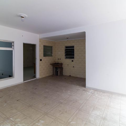 Casa à venda com 334m², 2 quartos e 5 vagas Casa à venda com 334m², 2 quartos e 5 vagasÁrea de Serviço