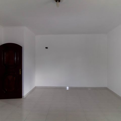 Casa à venda com 334m², 2 quartos e 5 vagas Casa à venda com 334m², 2 quartos e 5 vagasQuarto 2 - Suíte