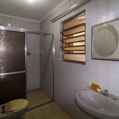 Casa à venda com 334m², 2 quartos e 5 vagas Casa à venda com 334m², 2 quartos e 5 vagasBanheiro 2