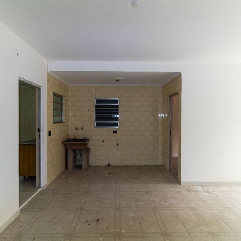 Casa à venda com 334m², 2 quartos e 5 vagas Casa à venda com 334m², 2 quartos e 5 vagasÁrea de Serviço