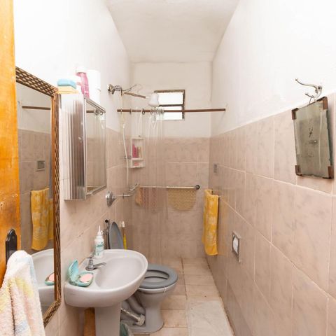 Casa à venda com 360m², 3 quartos e 2 vagasBanheiro