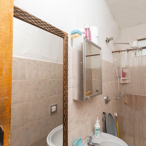 Casa à venda com 360m², 3 quartos e 2 vagasBanheiro