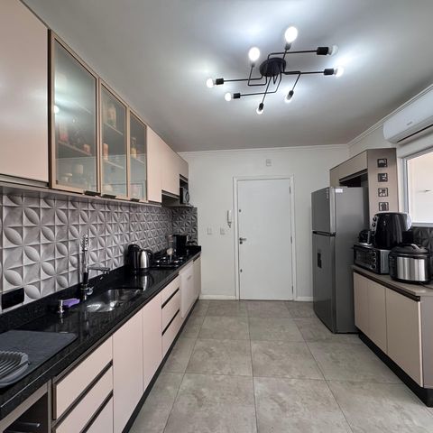 Apartamento à venda com 96m², 3 quartos e 3 vagas Apartamento à venda com 96m², 3 quartos e 3 vagasCozinha