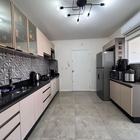 Apartamento à venda com 96m², 3 quartos e 3 vagas Apartamento à venda com 96m², 3 quartos e 3 vagasCozinha