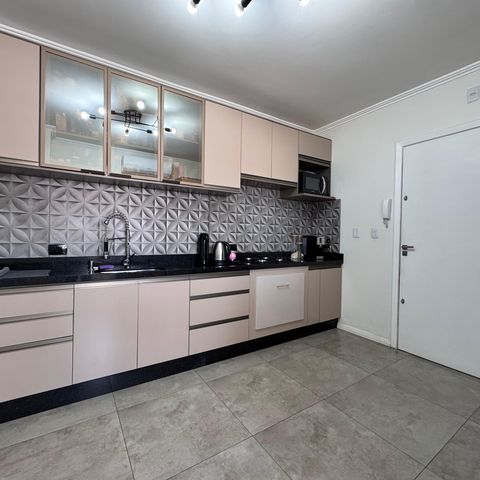 Apartamento à venda com 96m², 3 quartos e 3 vagas Apartamento à venda com 96m², 3 quartos e 3 vagasCozinha