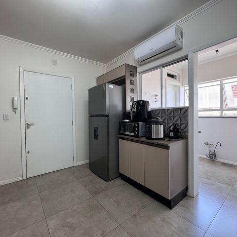 Apartamento à venda com 96m², 3 quartos e 3 vagas Apartamento à venda com 96m², 3 quartos e 3 vagasCozinha