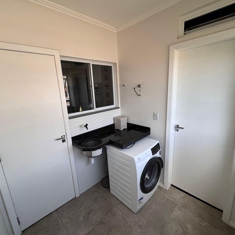 Apartamento à venda com 96m², 3 quartos e 3 vagas Apartamento à venda com 96m², 3 quartos e 3 vagasÁrea de Serviço