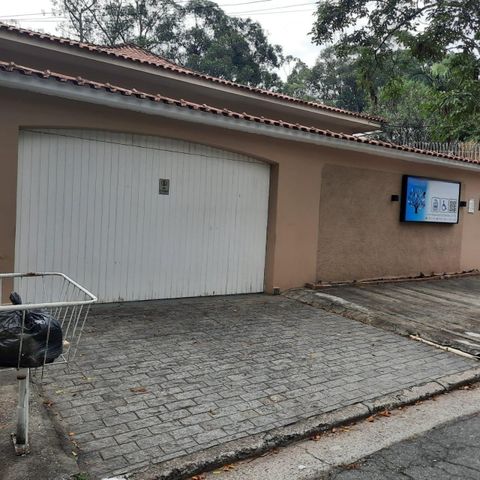 Casa à venda com 385m², 10 quartos e 6 vagas