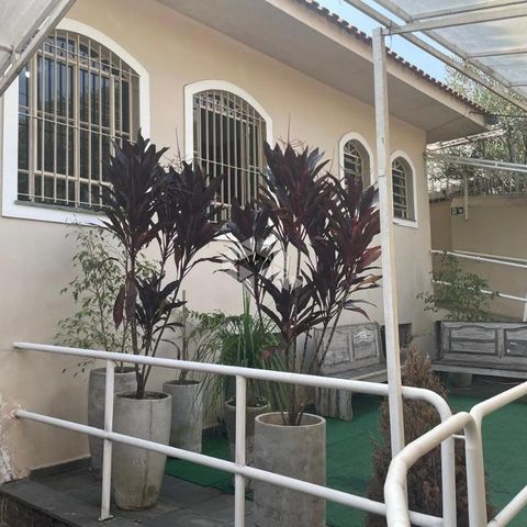 Casa à venda com 385m², 10 quartos e 6 vagas