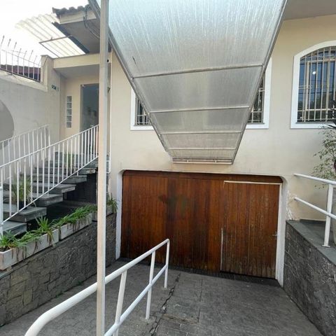 Casa à venda com 385m², 10 quartos e 6 vagas