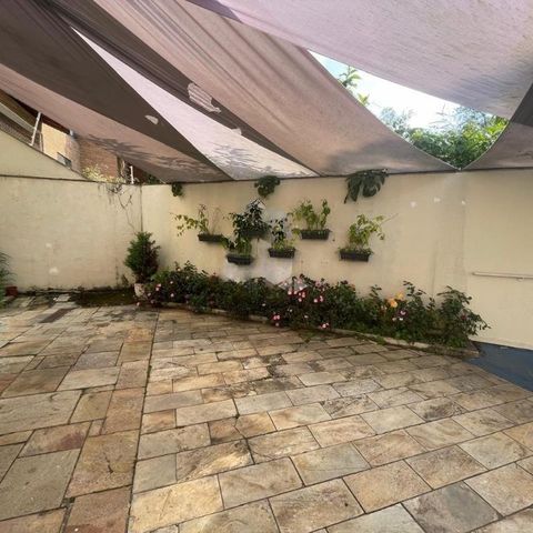 Casa à venda com 385m², 10 quartos e 6 vagas