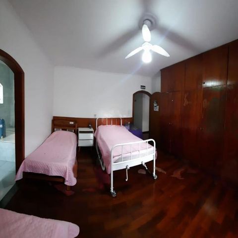 Casa à venda com 385m², 10 quartos e 6 vagas