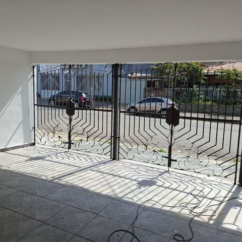 Casa à venda com 150m², 3 quartos e 2 vagas