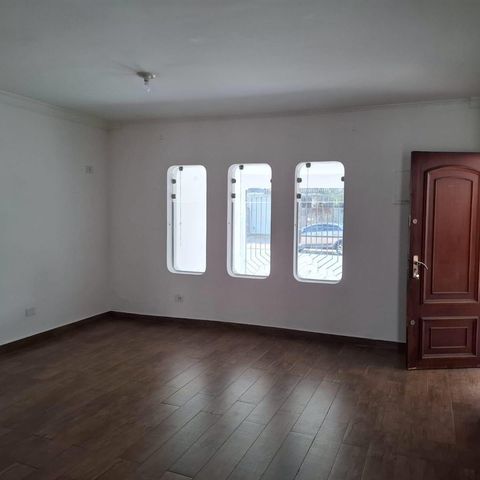 Casa à venda com 150m², 3 quartos e 2 vagas