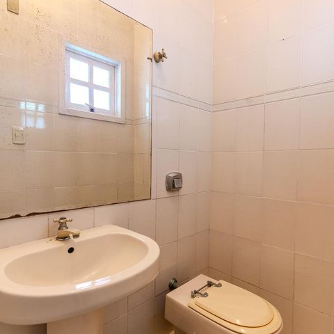 Casa de condomínio à venda com 300m², 3 quartos e 2 vagas Casa de condomínio à venda com 300m², 3 quartos e 2 vagasLavabo