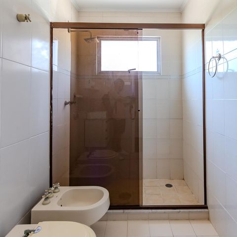 Casa de condomínio à venda com 300m², 3 quartos e 2 vagas Casa de condomínio à venda com 300m², 3 quartos e 2 vagasBanheiro Social