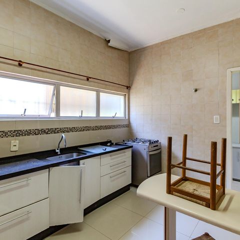 Casa de condomínio à venda com 300m², 3 quartos e 2 vagas Casa de condomínio à venda com 300m², 3 quartos e 2 vagasCozinha