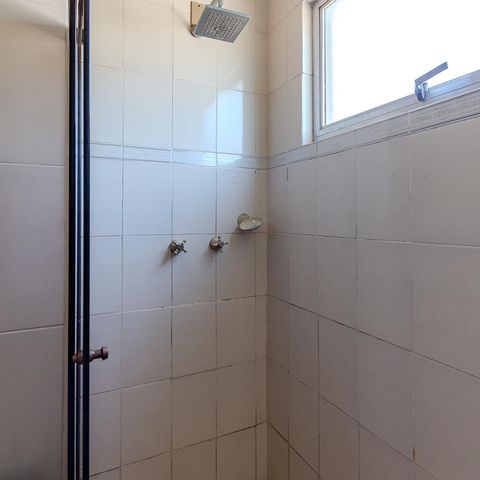 Casa de condomínio à venda com 300m², 3 quartos e 2 vagas Casa de condomínio à venda com 300m², 3 quartos e 2 vagasBanheiro Social