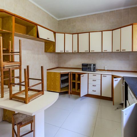 Casa de condomínio à venda com 300m², 3 quartos e 2 vagas Casa de condomínio à venda com 300m², 3 quartos e 2 vagasCozinha