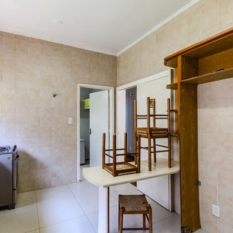 Casa de condomínio à venda com 300m², 3 quartos e 2 vagas Casa de condomínio à venda com 300m², 3 quartos e 2 vagasCozinha