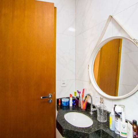 Apartamento à venda com 70m², 3 quartos e 1 vaga Apartamento à venda com 70m², 3 quartos e 1 vagaBanheiro da Suíte