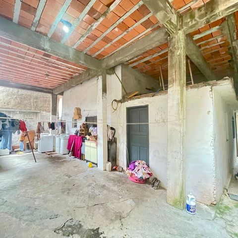 Casa à venda com 200m², 5 quartos e 2 vagas Casa à venda com 200m², 5 quartos e 2 vagasQuintal
