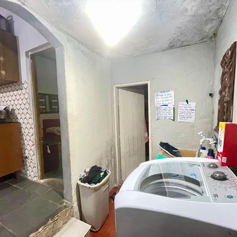 Casa à venda com 200m², 5 quartos e 2 vagas Casa à venda com 200m², 5 quartos e 2 vagasÁrea de Serviço