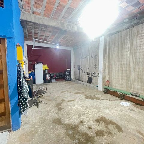 Casa à venda com 200m², 5 quartos e 2 vagas Casa à venda com 200m², 5 quartos e 2 vagasQuintal