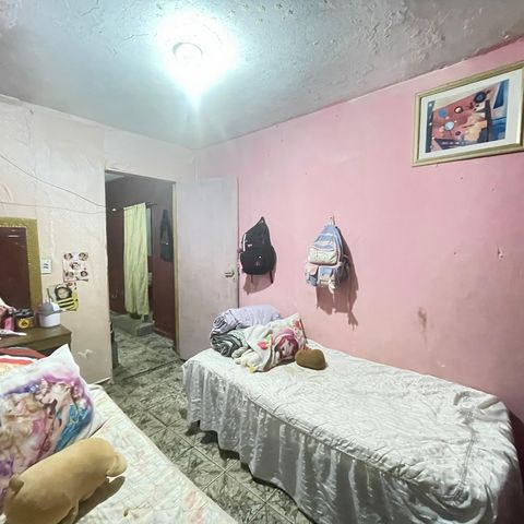 Casa à venda com 200m², 5 quartos e 2 vagas Casa à venda com 200m², 5 quartos e 2 vagasQuarto 2