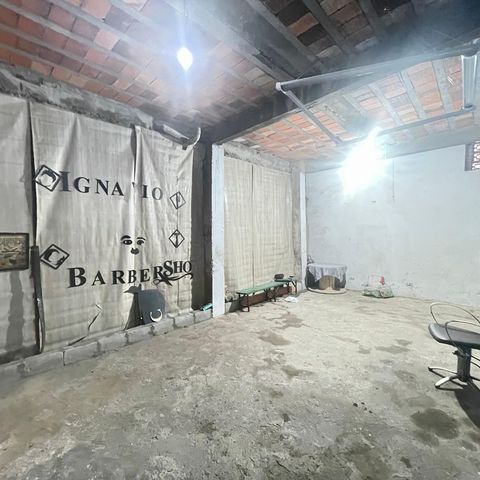 Casa à venda com 200m², 5 quartos e 2 vagas Casa à venda com 200m², 5 quartos e 2 vagasQuintal