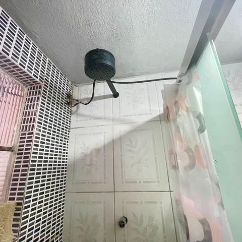 Casa à venda com 200m², 5 quartos e 2 vagas Casa à venda com 200m², 5 quartos e 2 vagasBanheiro 1