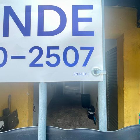 Casa à venda com 200m², 5 quartos e 2 vagas Casa à venda com 200m², 5 quartos e 2 vagasCódigo da placa ZNHJ-811