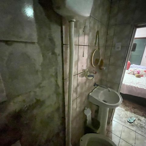 Casa à venda com 200m², 5 quartos e 2 vagas Casa à venda com 200m², 5 quartos e 2 vagasBanheiro 2